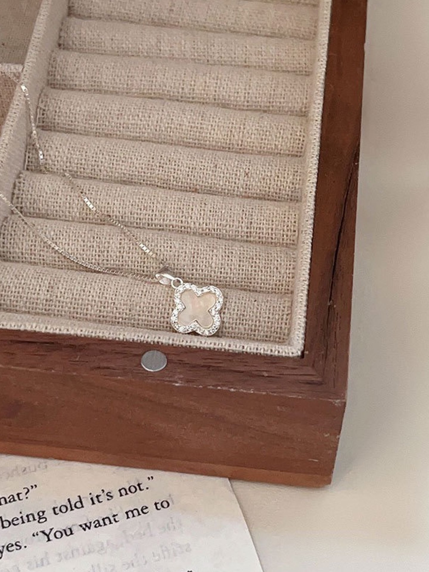 CLOVER NECKLACE