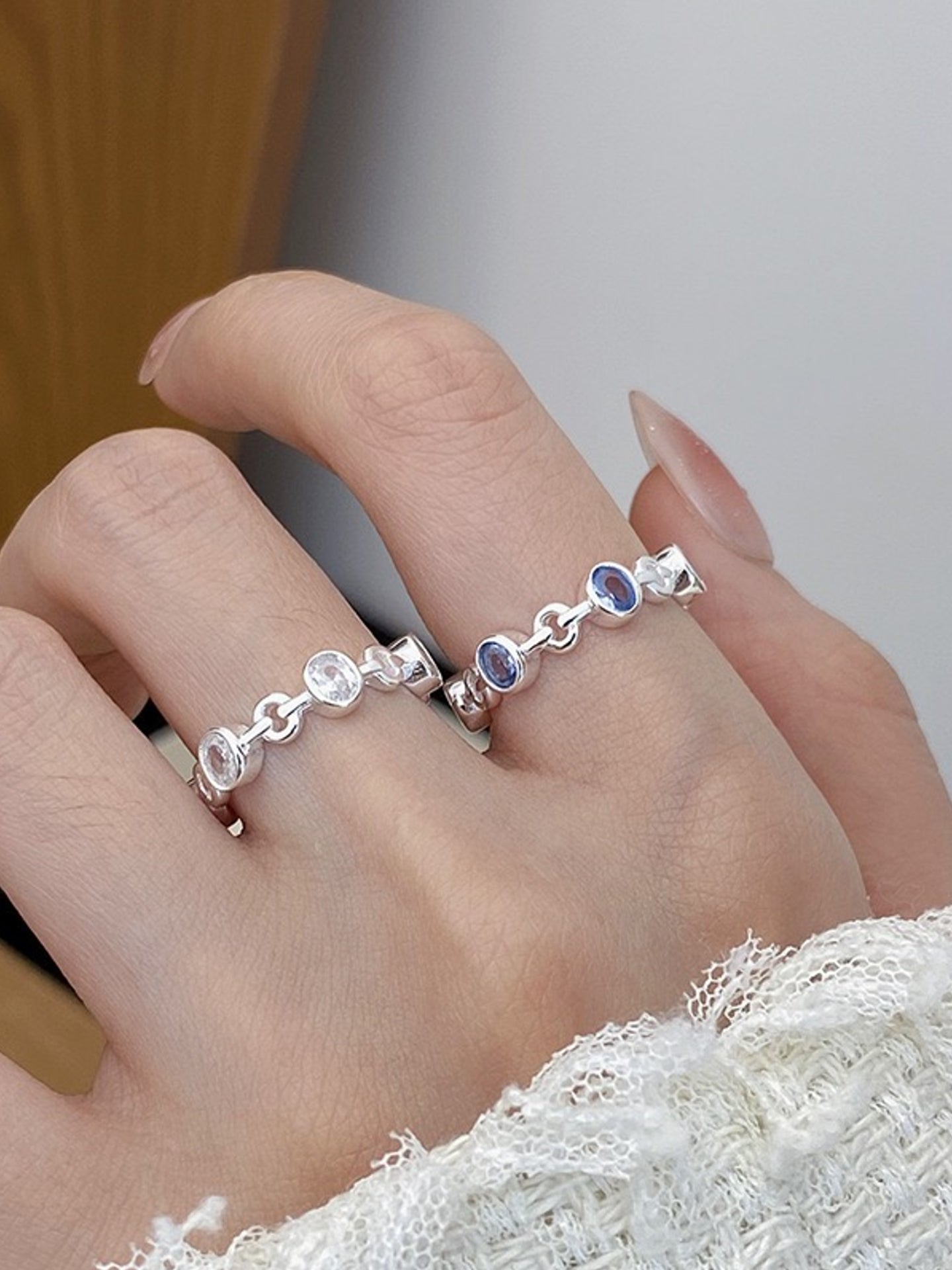 BAGUE OUVERTE EN ZIRCON