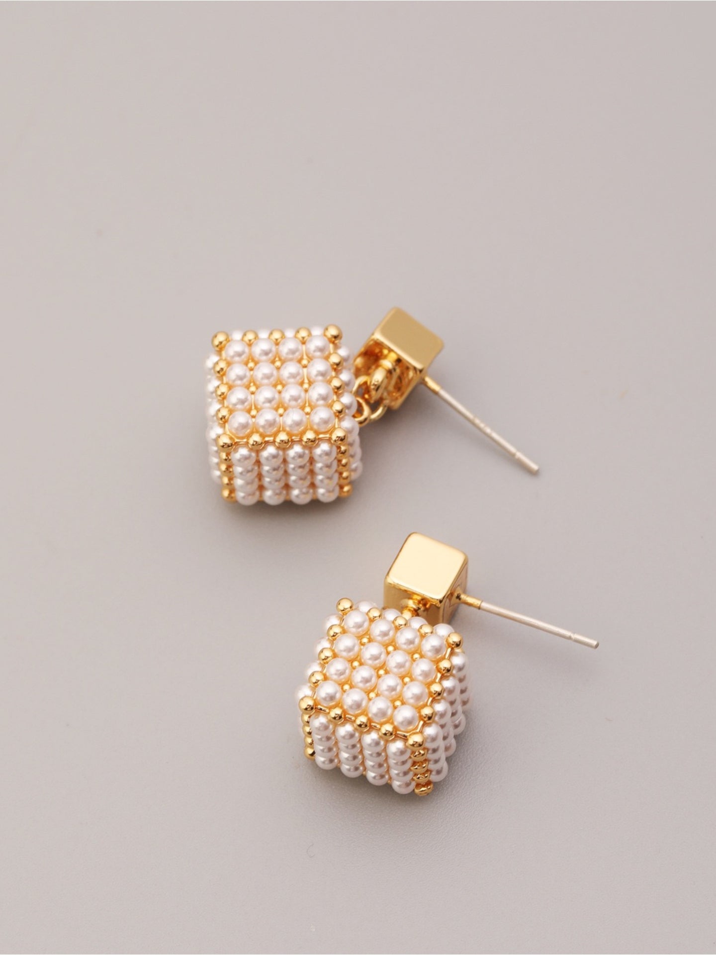 3D PEARL EARRINGS