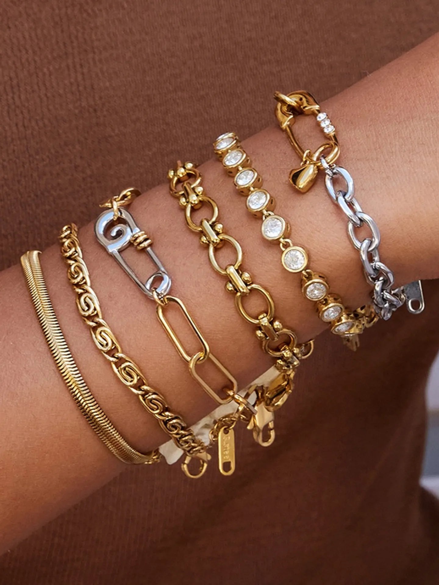 MULTICOLOR PAPERCLIP BRACELET