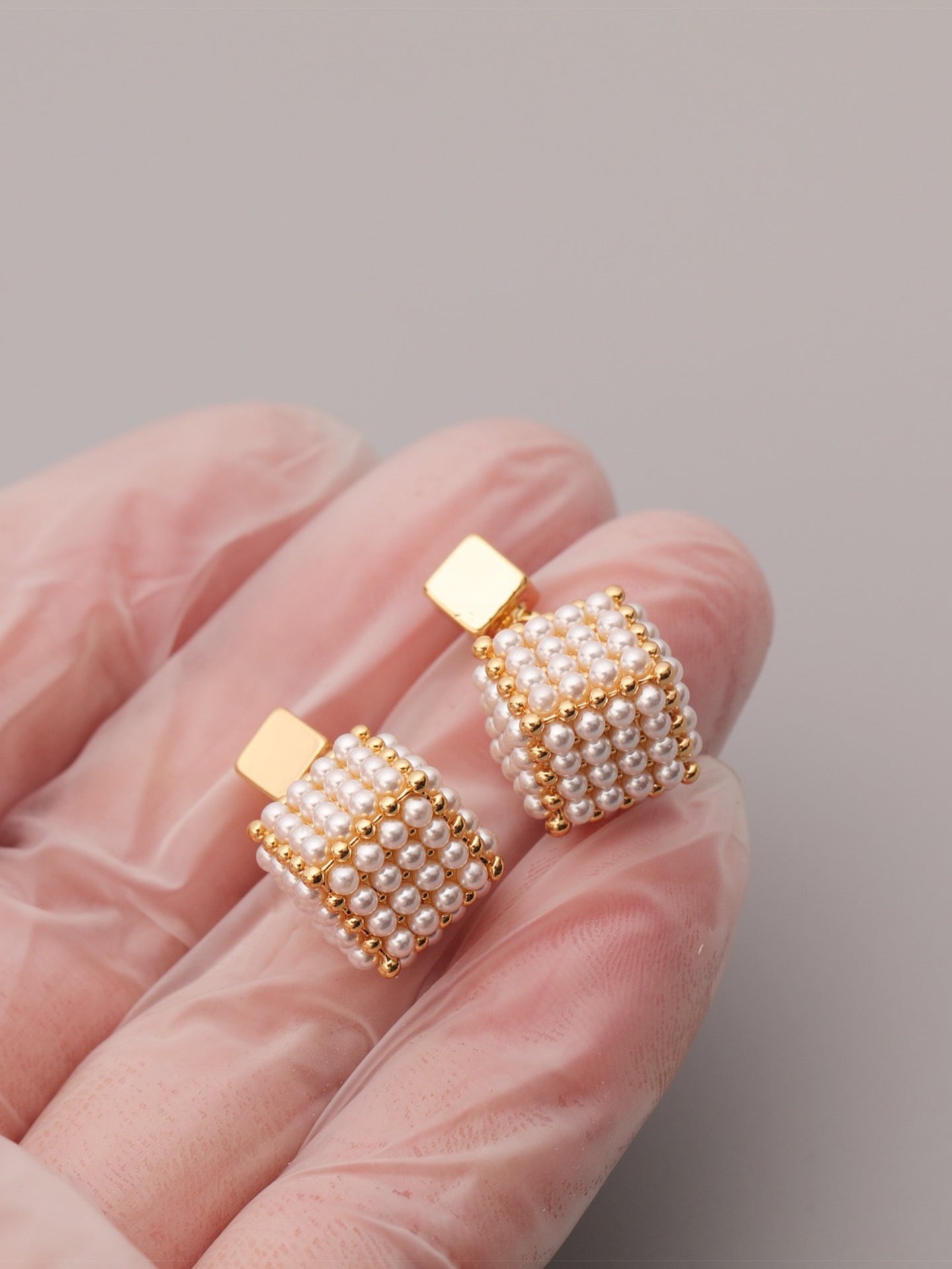 3D PEARL EARRINGS