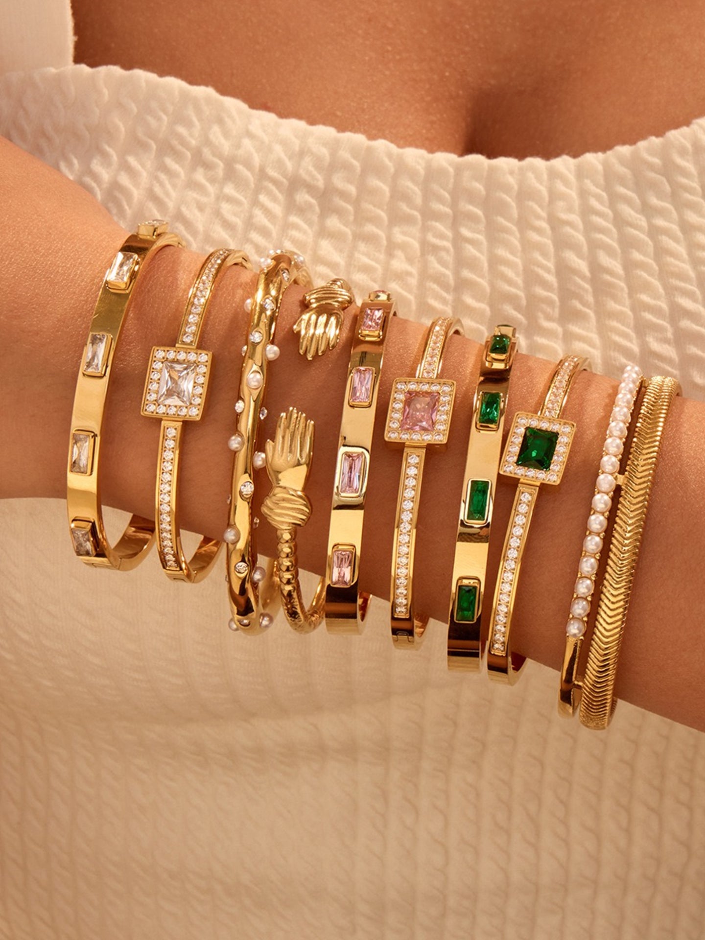 ZIRCON BANGLE