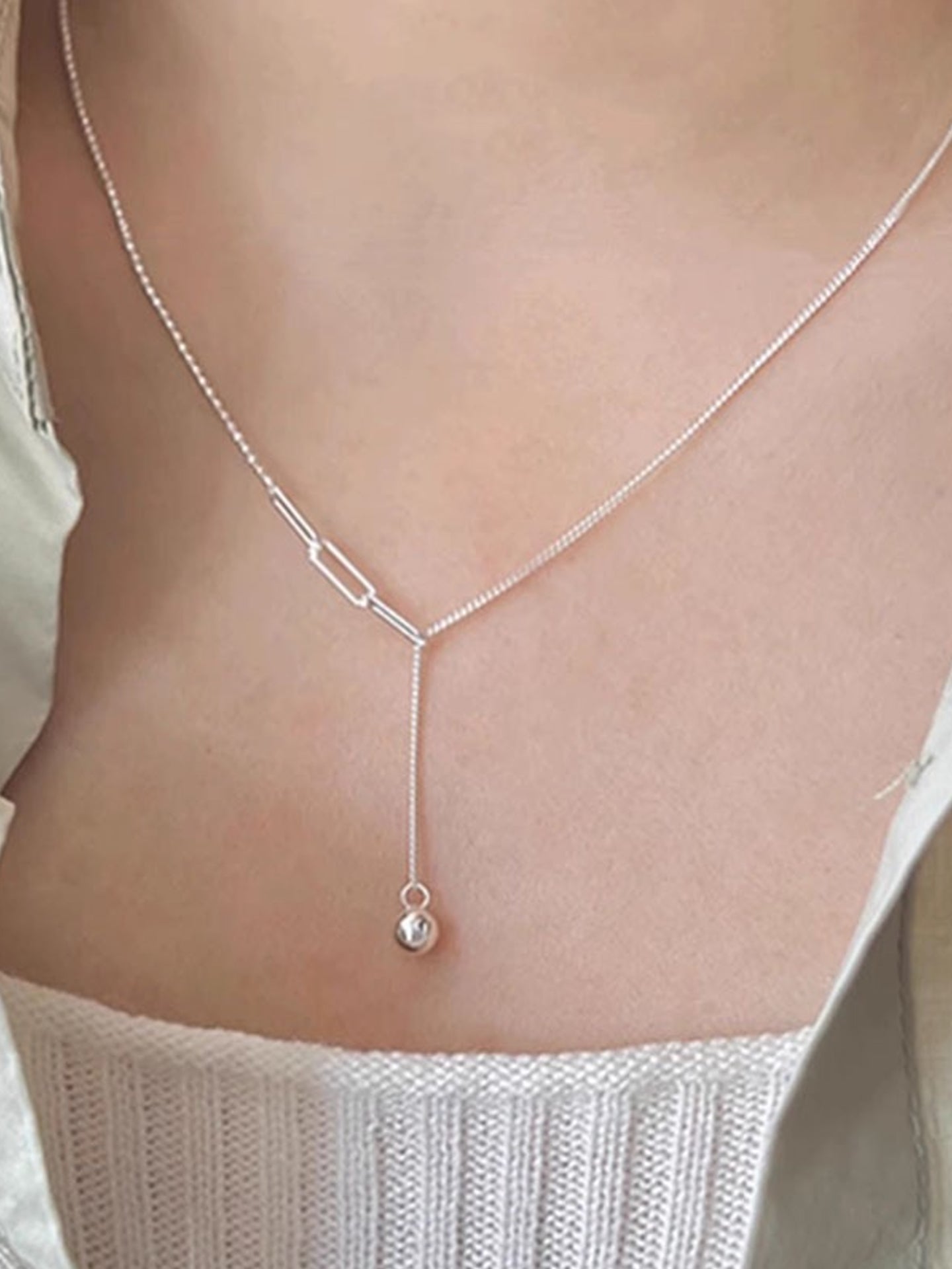 BALL FRINGE NECKLACE