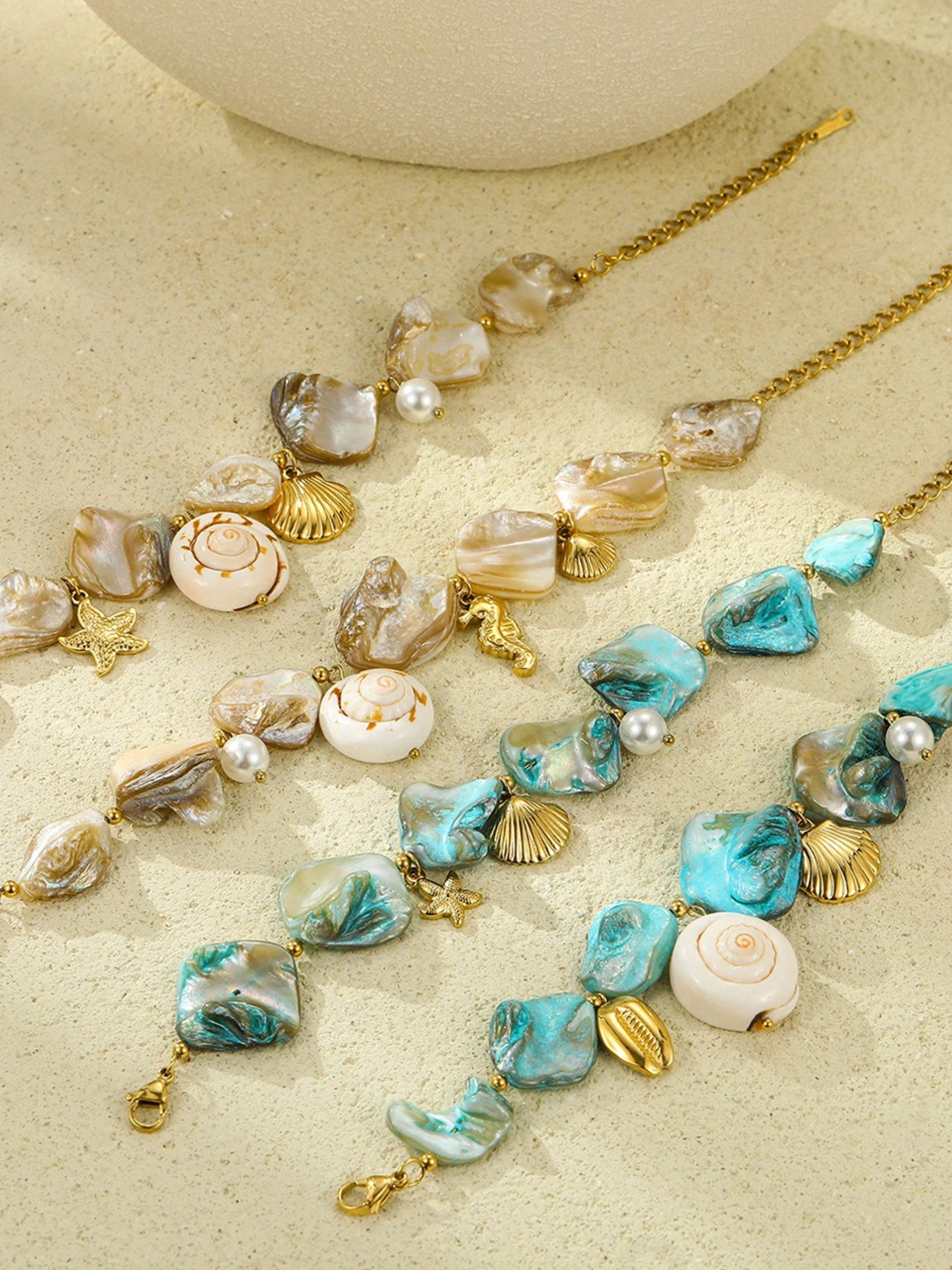 SHELL CHARM BRACELET