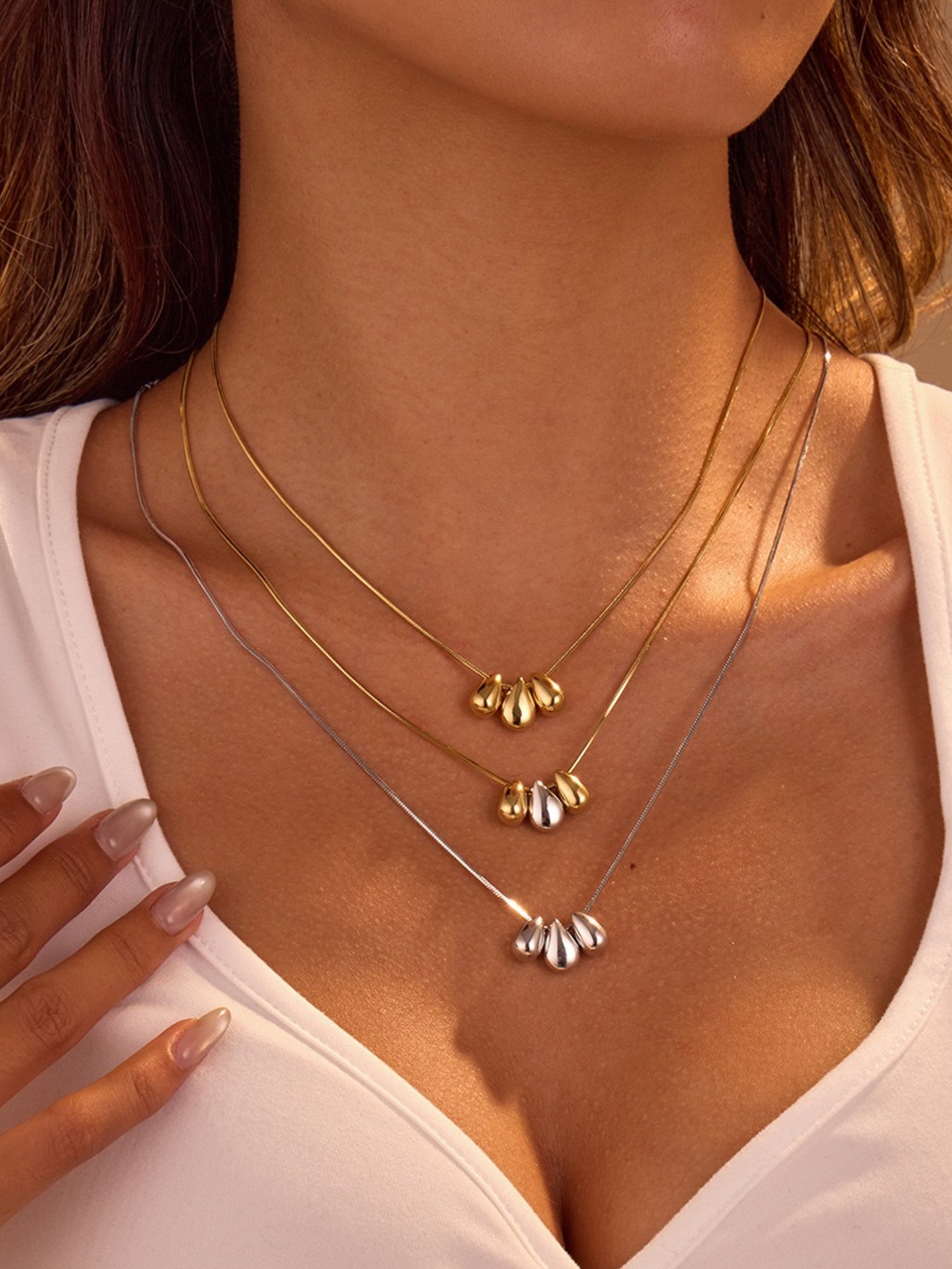 TEARDROP CHARM NECKLACE