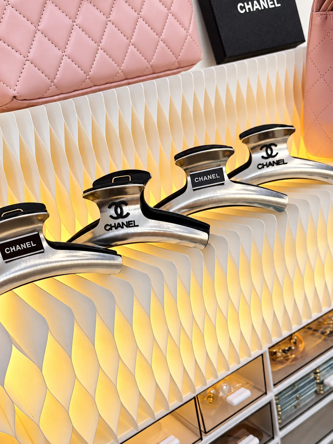 QUEEN’S LUXE SCOOP